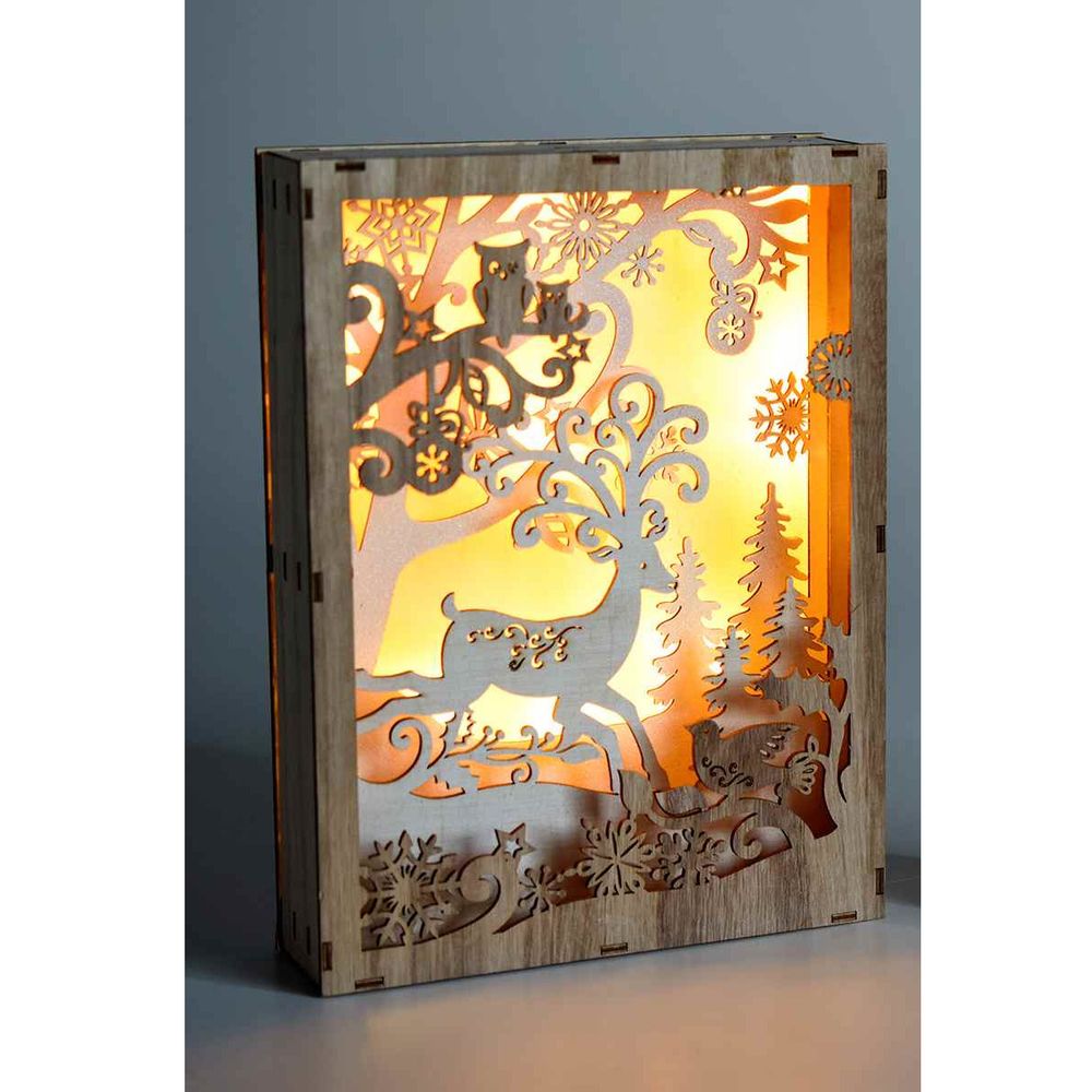 Cornice decorativa in legno intagliato con paesaggio invernale e luci Led