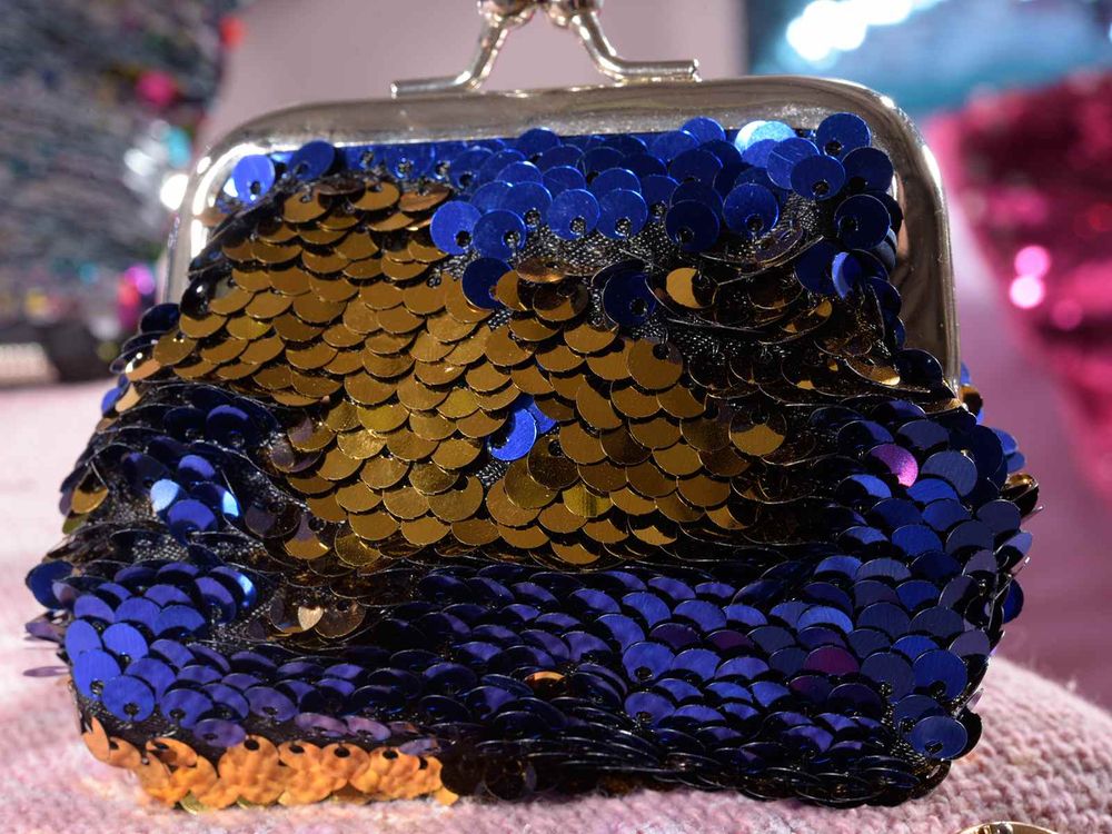 Portamonete con paillettes reversibili