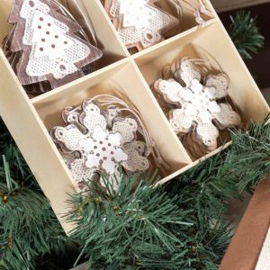 zelqorvaxi.live - Decorazione natalizia in legno e pizzo